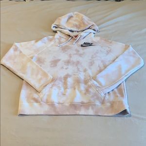 Nike hoodie (medium)